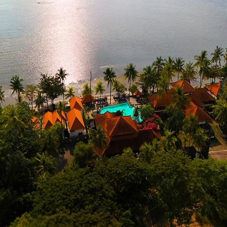 Nugraha Lovina Seaview Resort & Spa Экстерьер фото
