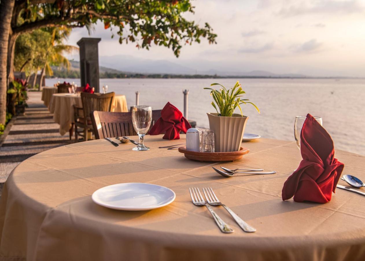 Nugraha Lovina Seaview Resort & Spa Экстерьер фото